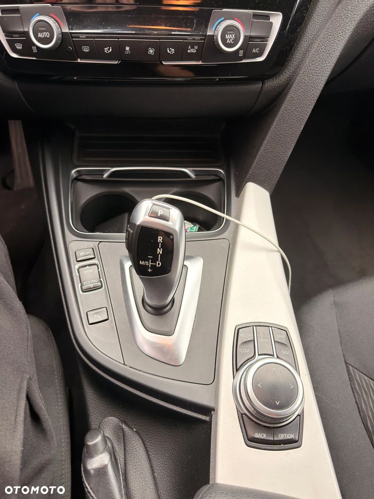 BMW Seria 3 320i xDrive - 8