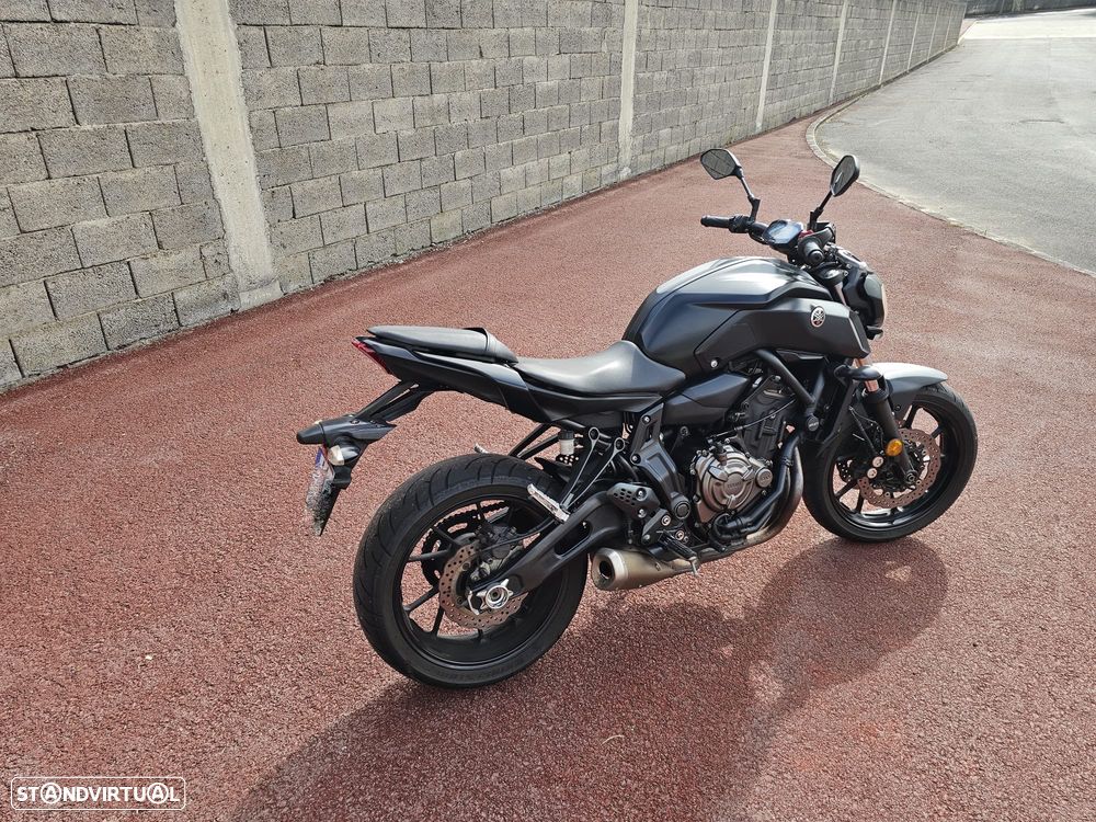 Yamaha MT-07 - 2