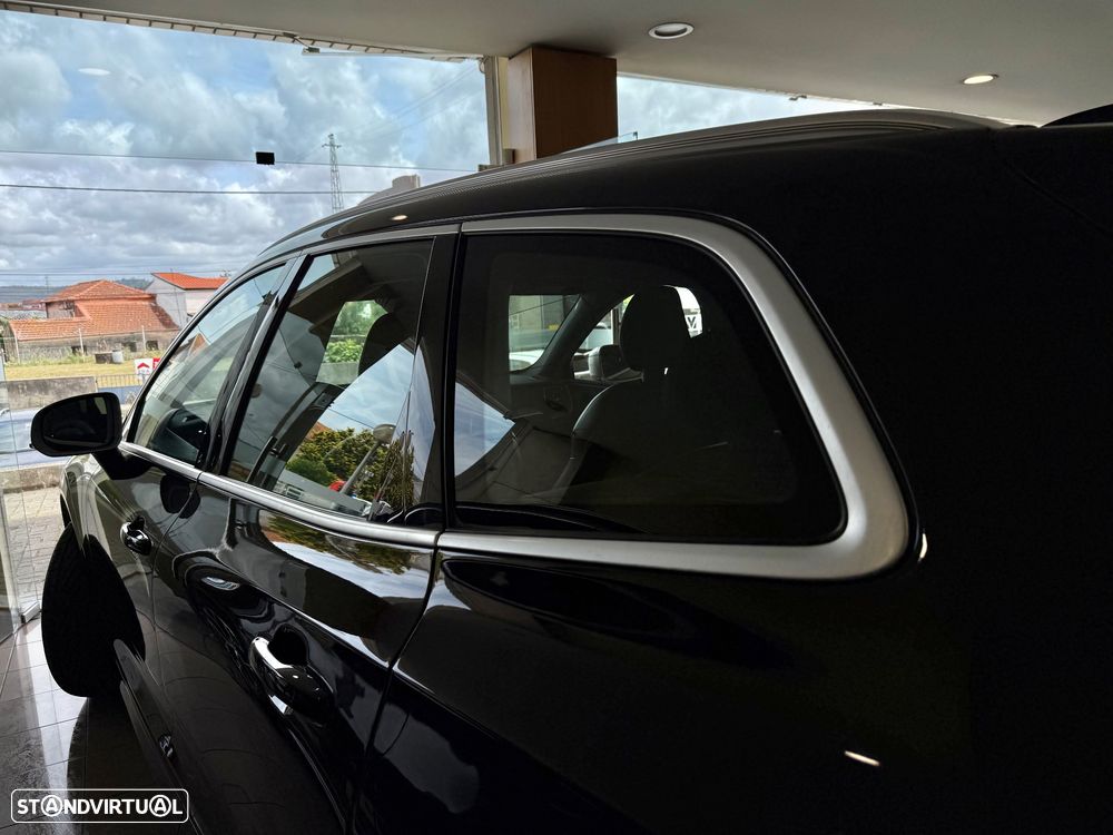 Volvo XC 60 2.0 D4 R-Design Geartronic - 36