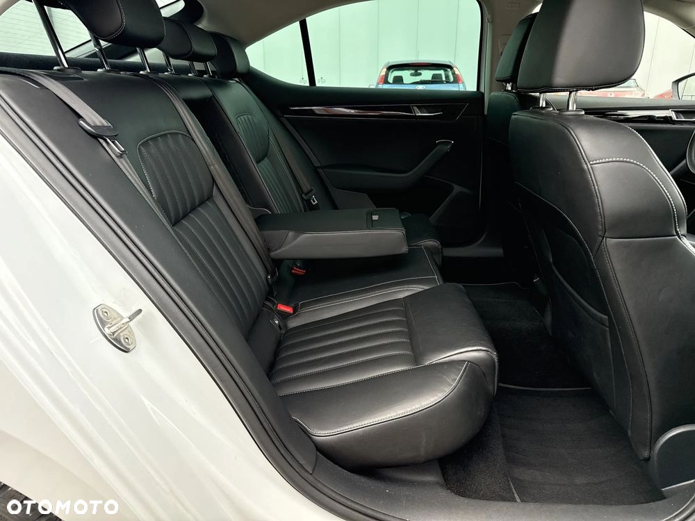 Skoda Superb 2.0 TSI L&K DSG - 20