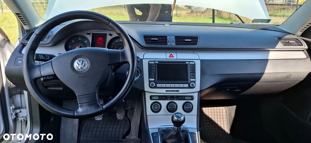 Volkswagen Passat 2.0 TDI DPF Comfortline - 12