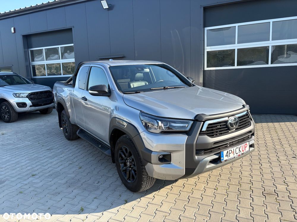 Toyota Hilux - 3