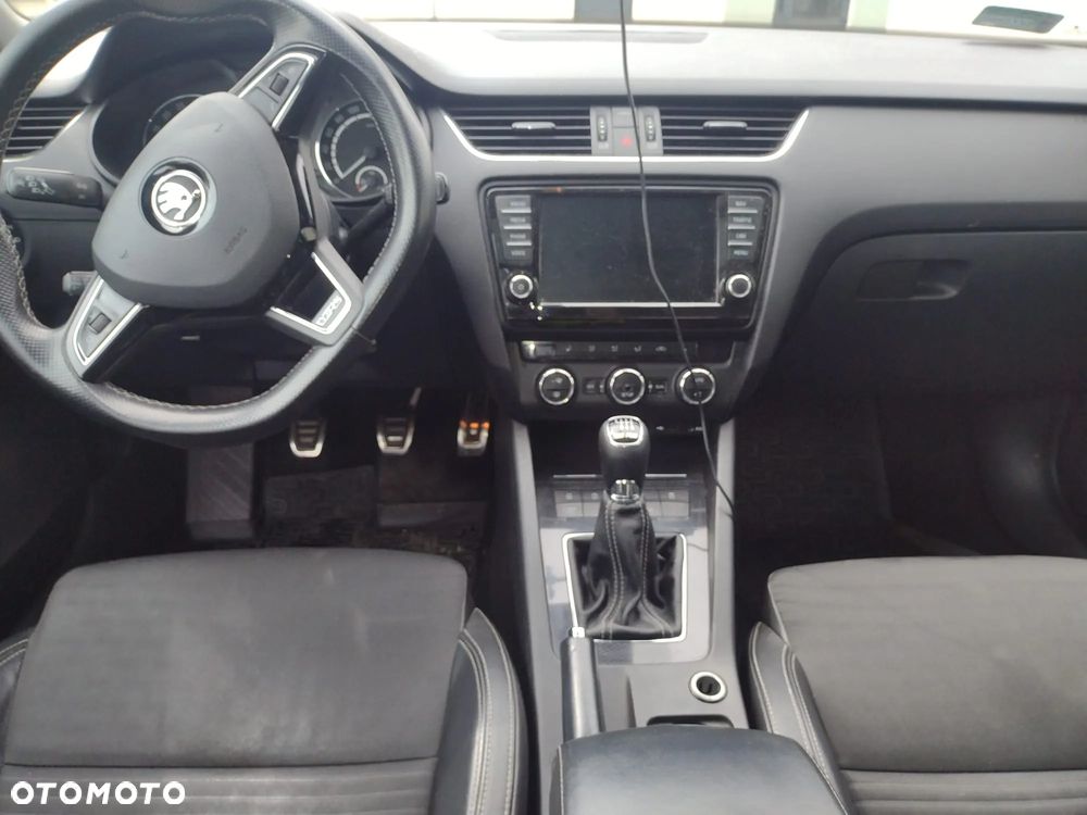 Skoda Octavia Combi 2.0 TDI RS - 5