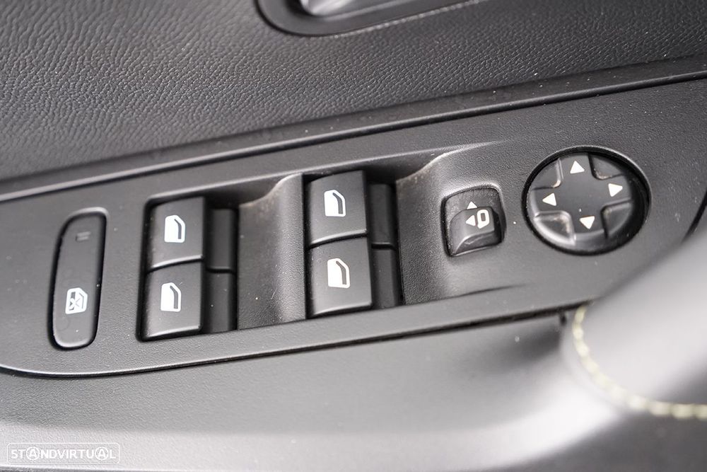 Peugeot e-2008 50 kWh GT - 20