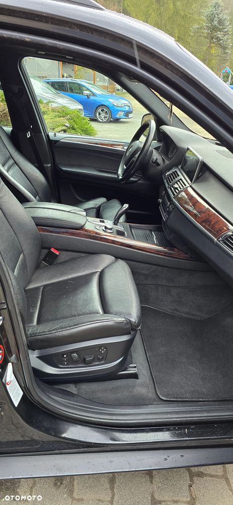 BMW X5 xDrive48i - 7