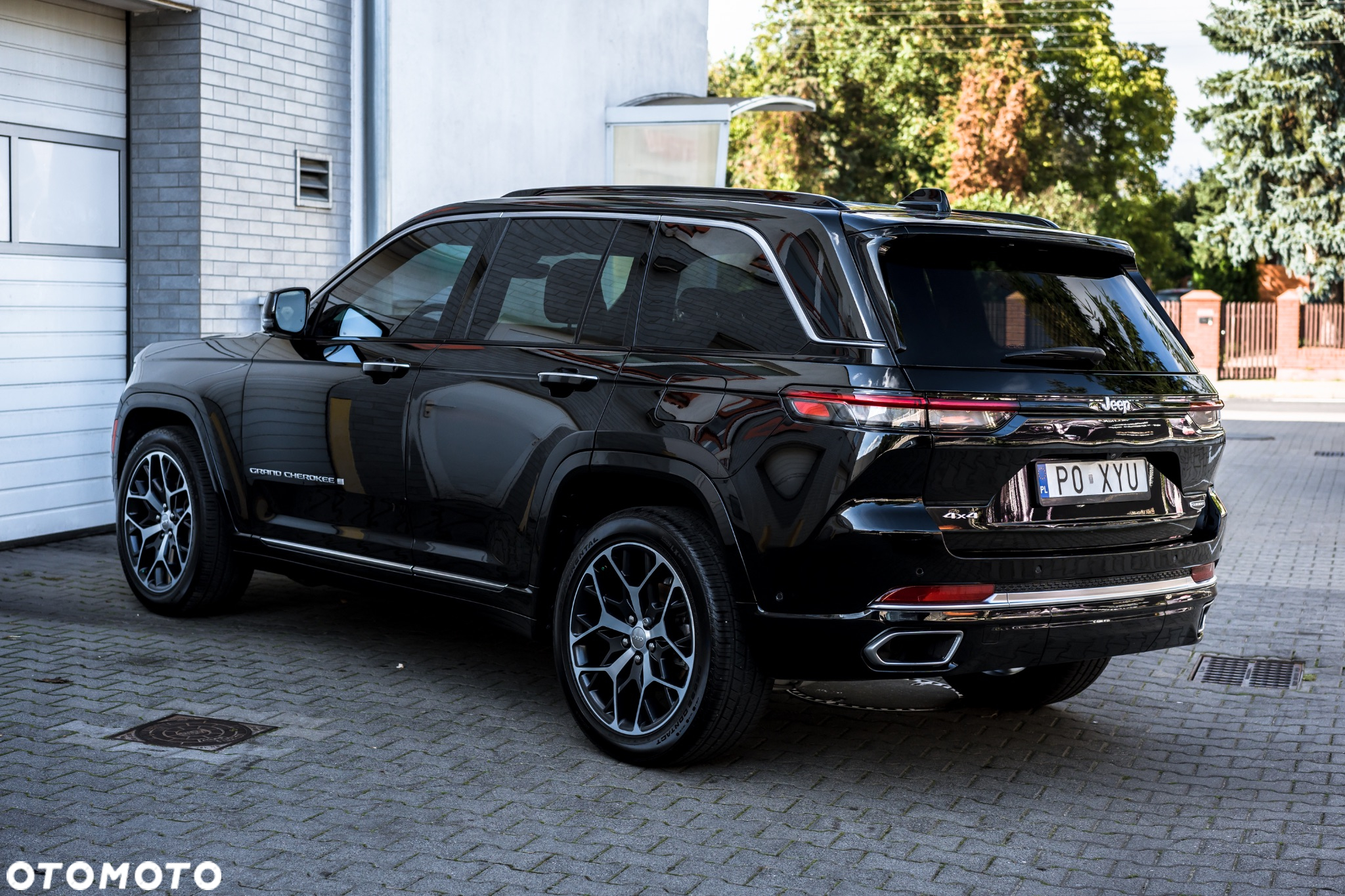 Jeep Grand Cherokee - 31