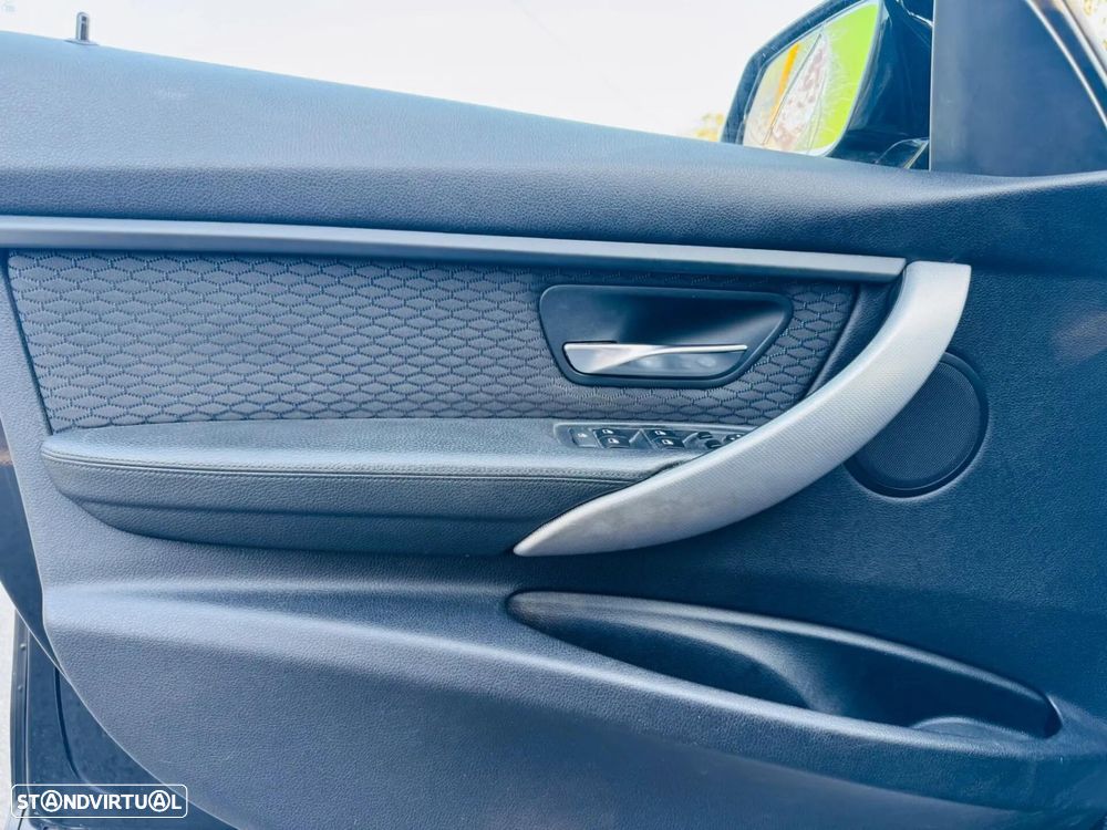 BMW 320 d Auto Pack M - 19