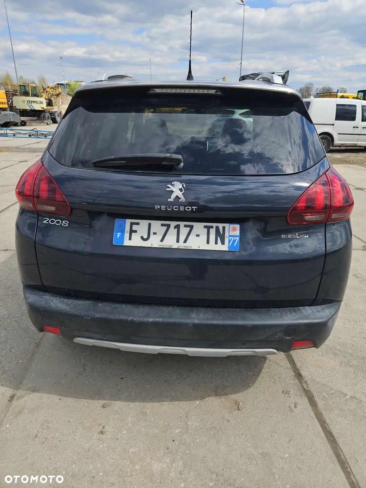 Peugeot 2008 - 11