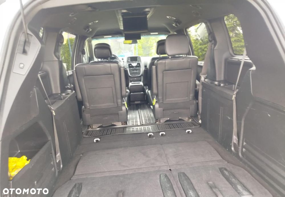 Chrysler Town & Country 3.6 Limited - 4