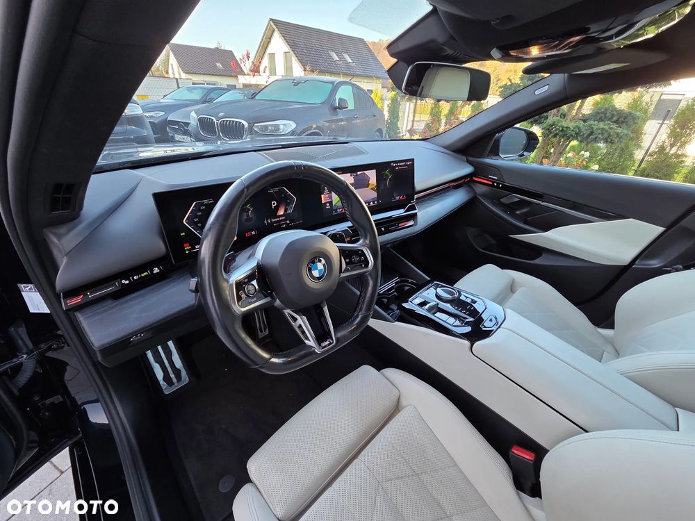 BMW Seria 5 520d xDrive mHEV M Sport - 9