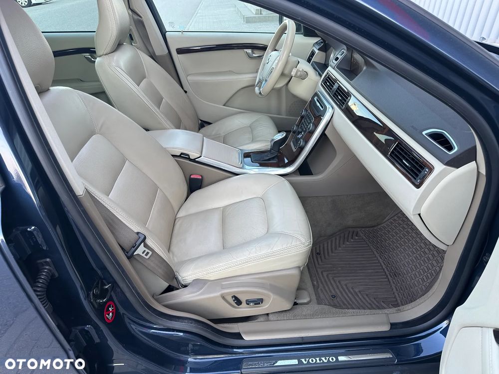 Volvo XC 70 3.2 AWD Summum - 23