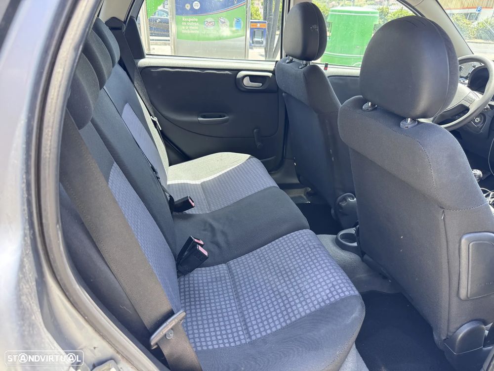 Opel Corsa 1.2 Twinport Enjoy - 16