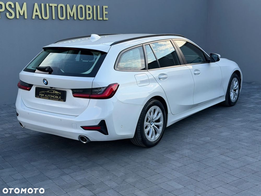 BMW Seria 3 318i Sport - 9
