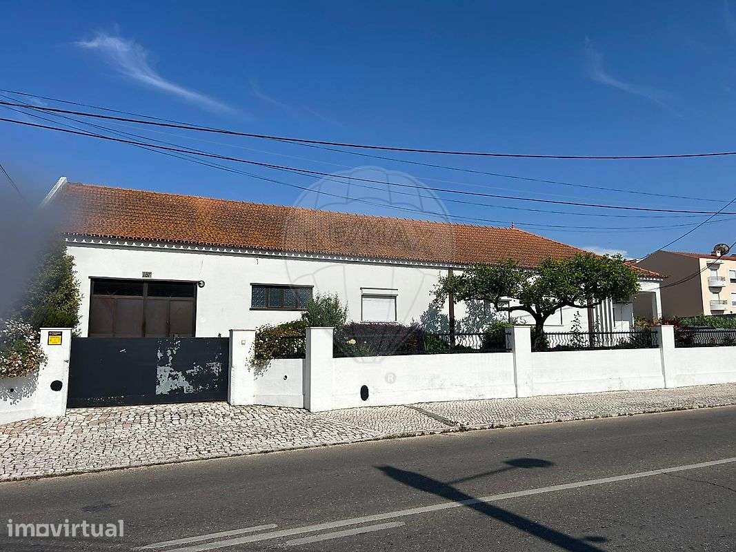Moradia T4 para venda - Grande imagem: 2/3