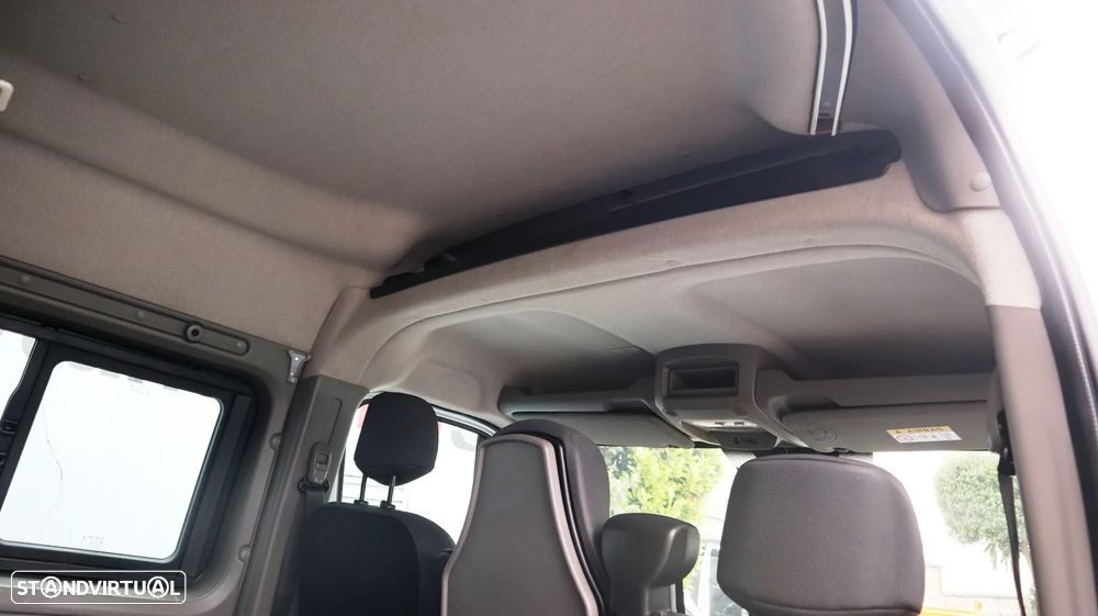 Renault Master 2.3 dCi 135 L3H2 7 lugares - 19