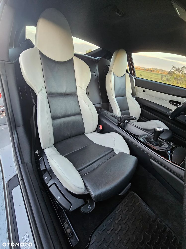 BMW Z4 3.0si - 18