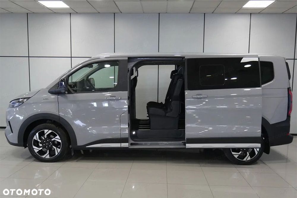 Ford Tourneo Custom - 5