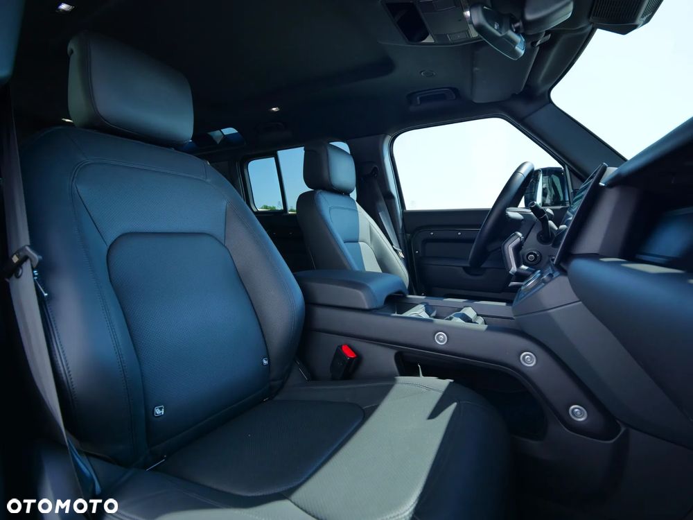 Land Rover Defender - 19