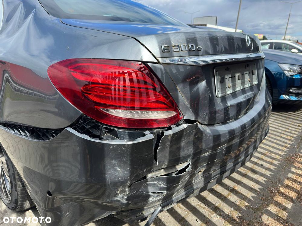 Mercedes-Benz Klasa E 300 de Business Edition - 10