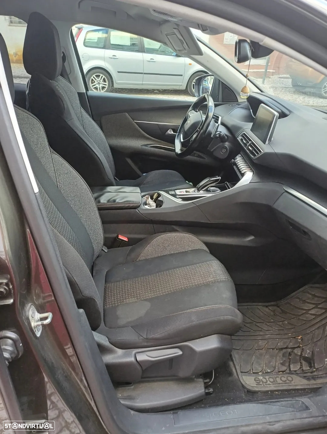 Peugeot 3008 BlueHDi 130 Stop & Start EAT8 Allure - 4