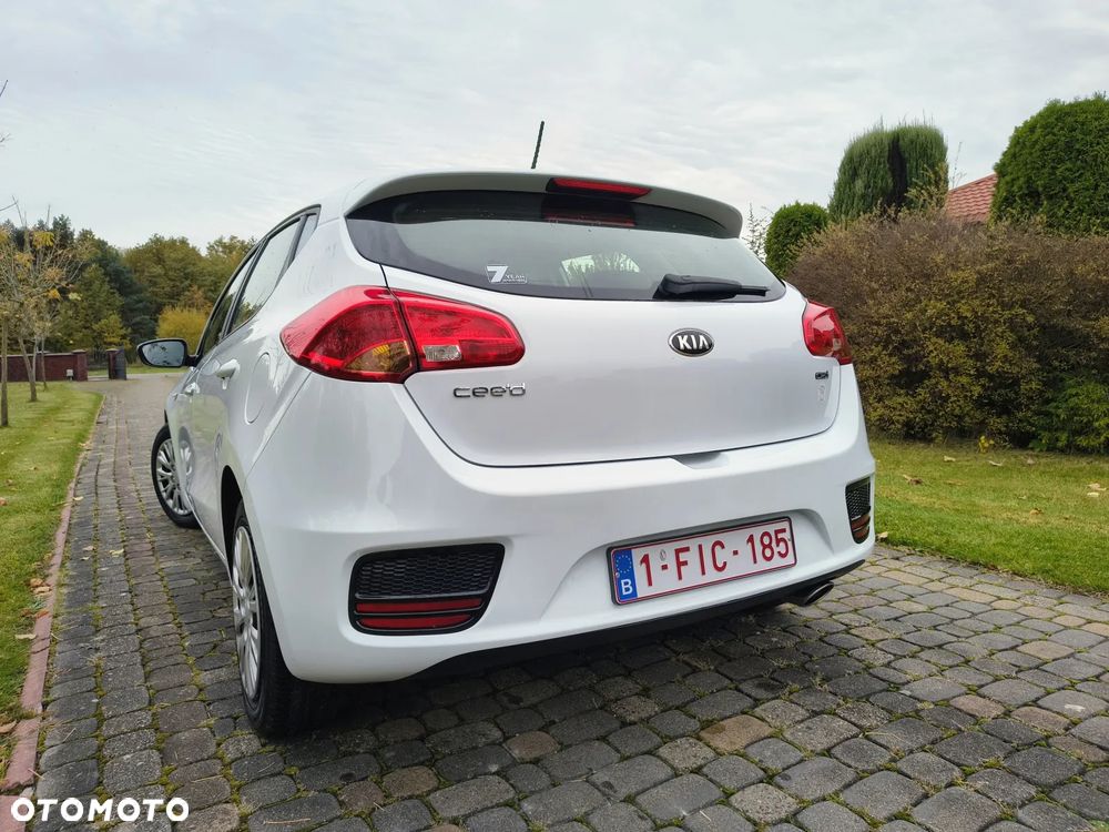 Kia Ceed 1.4 CRDi 90 Vision - 27