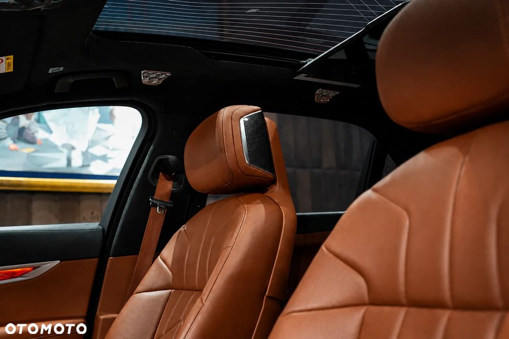 BMW Seria 7 M760e PHEV xDrive sport - 13