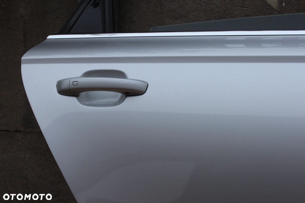 DRZWI PRZEDNIE TYLNE PRAWE AUDI A6 C7 AVANT LY5Q 2015 - 28