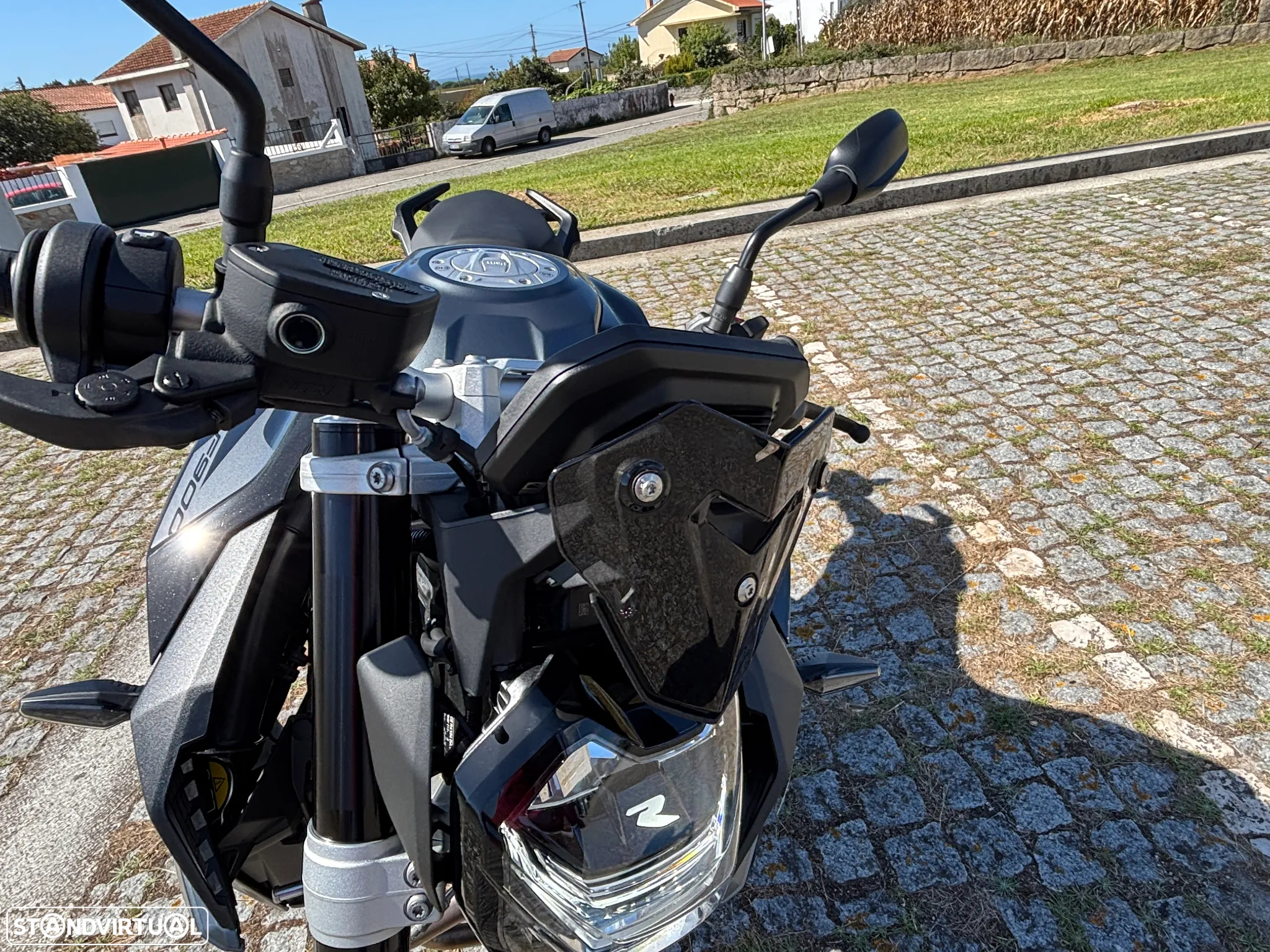 BMW F 900 R Triple Black - 13
