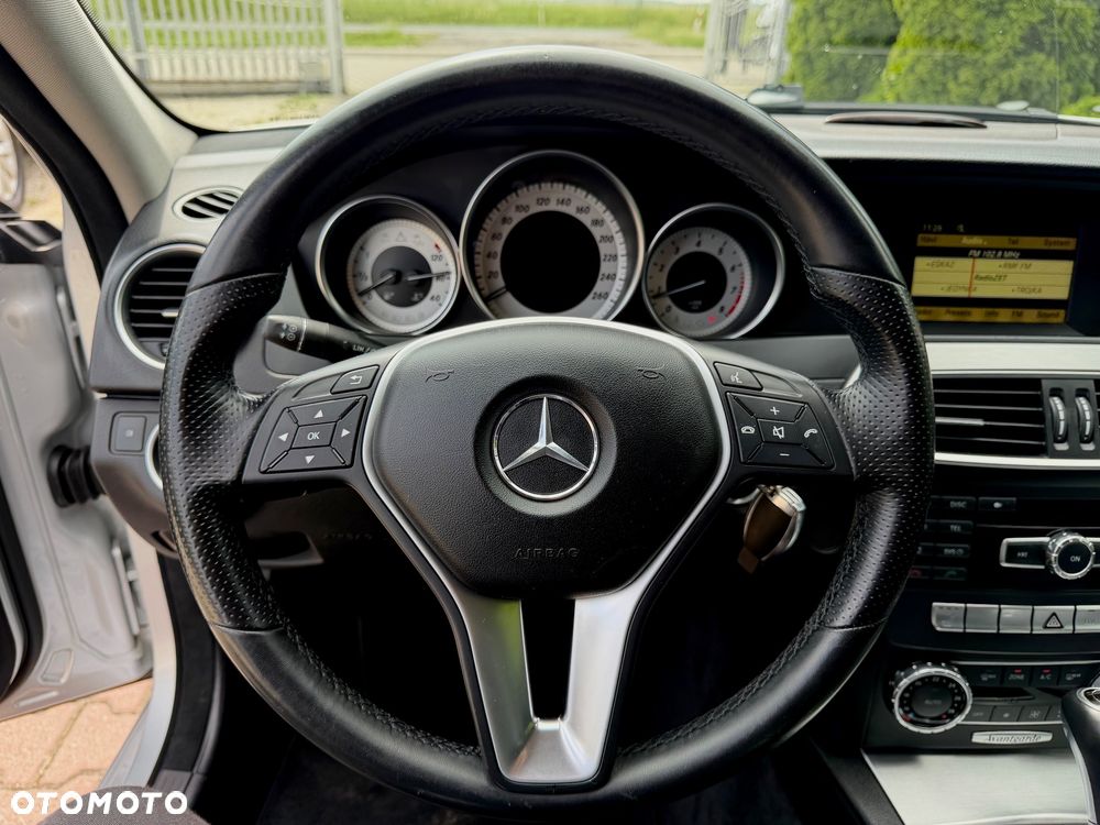 Mercedes-Benz Klasa C 180 CGI Automatik BlueEFFICIENCY Avantgarde - 9