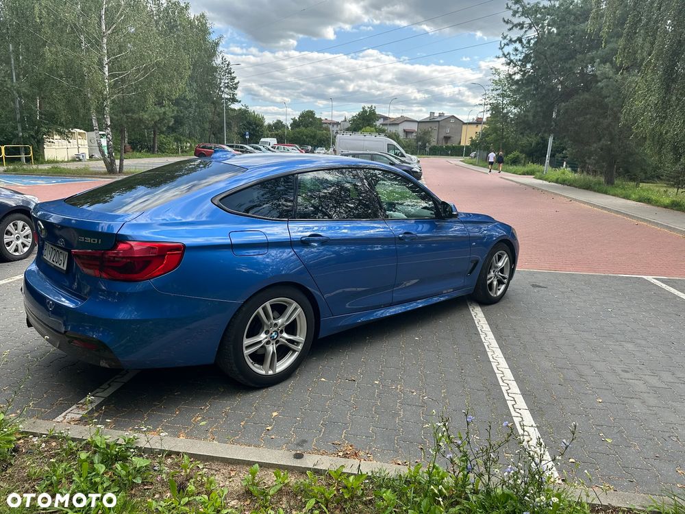 BMW 3GT 330i M Sport - 4