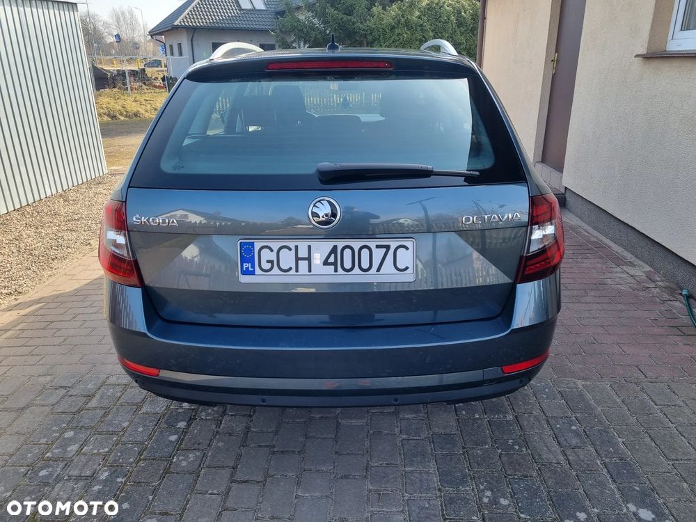 Skoda Octavia 2.0 TDI DSG Style - 6