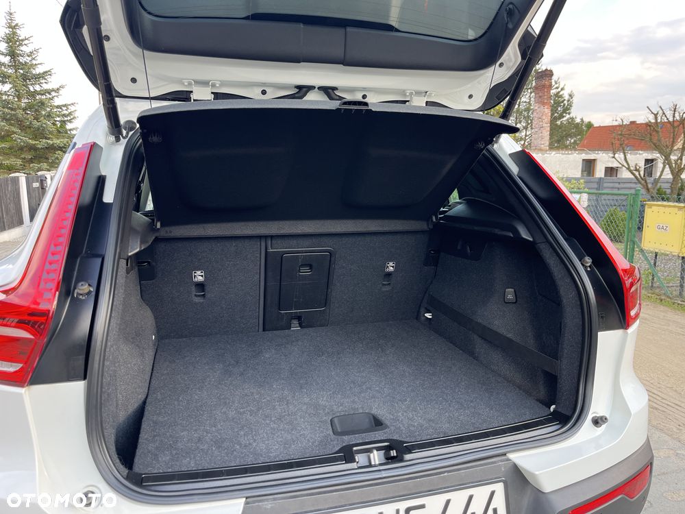 Volvo XC 40 T3 Momentum Pro - 10
