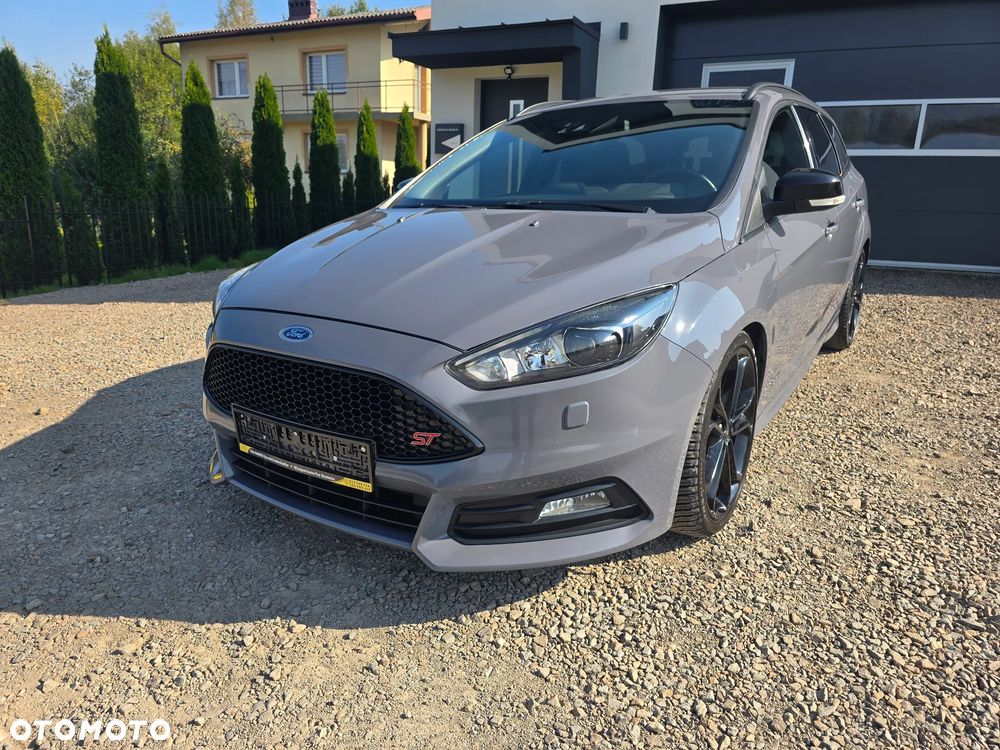 Ford Focus - 1