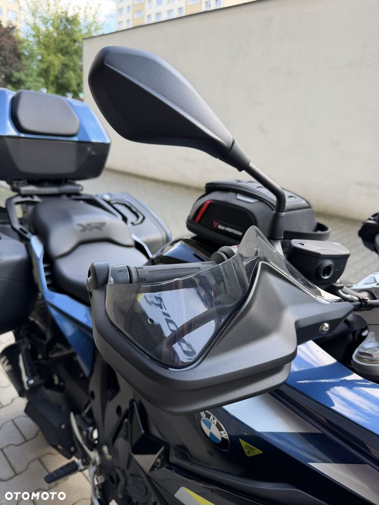 BMW XR - 17