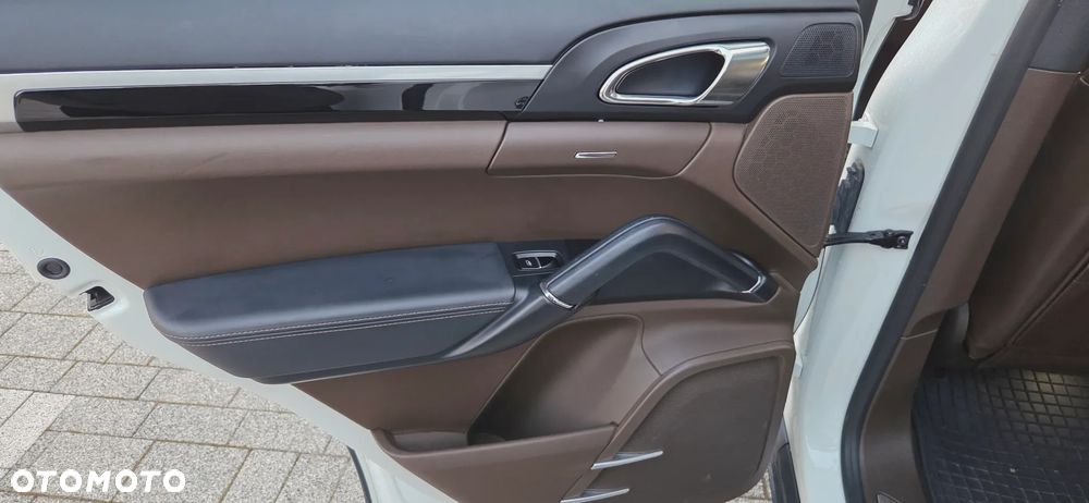 Porsche Cayenne Diesel Platinum Edition - 20