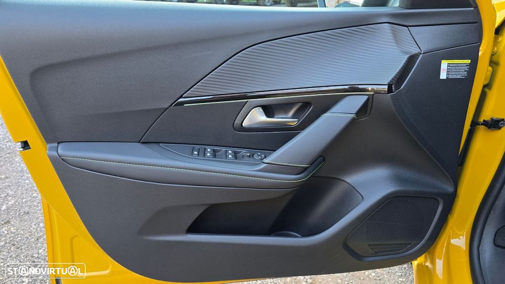 Peugeot e-208 GT - 8