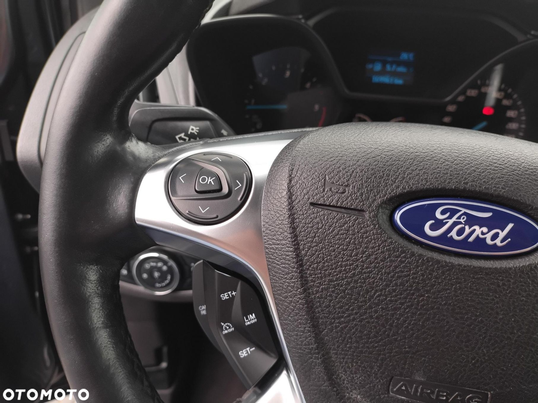 Ford Tourneo Connect Grand - 13