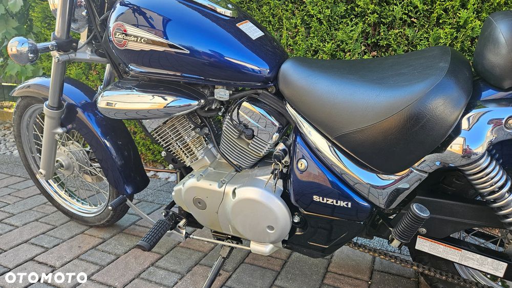 Suzuki Intruder - 9