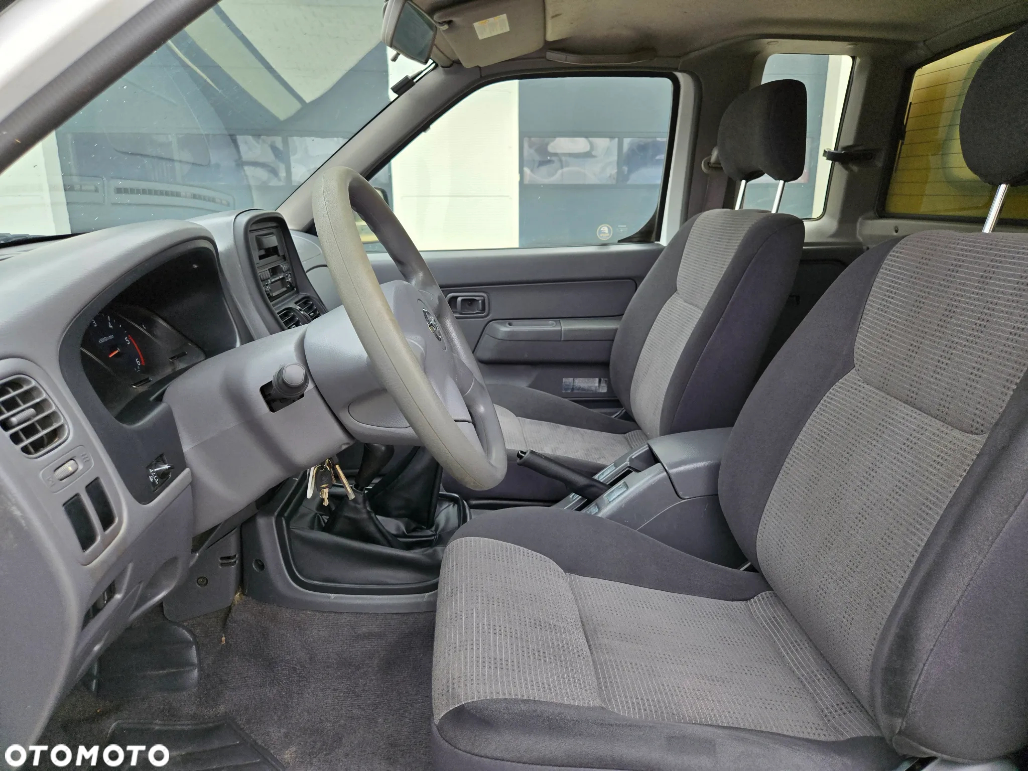 Nissan Pickup 2.5 TDi Base - 10
