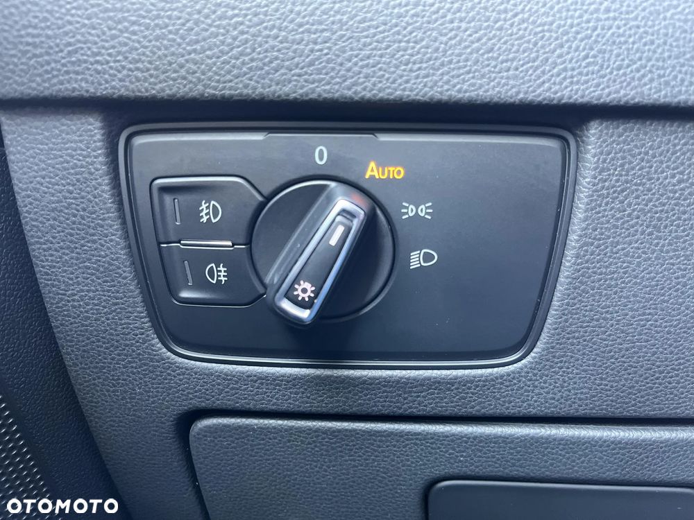 Volkswagen Passat - 35