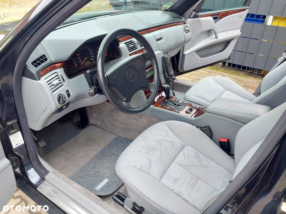 Mercedes-Benz Klasa E - 8