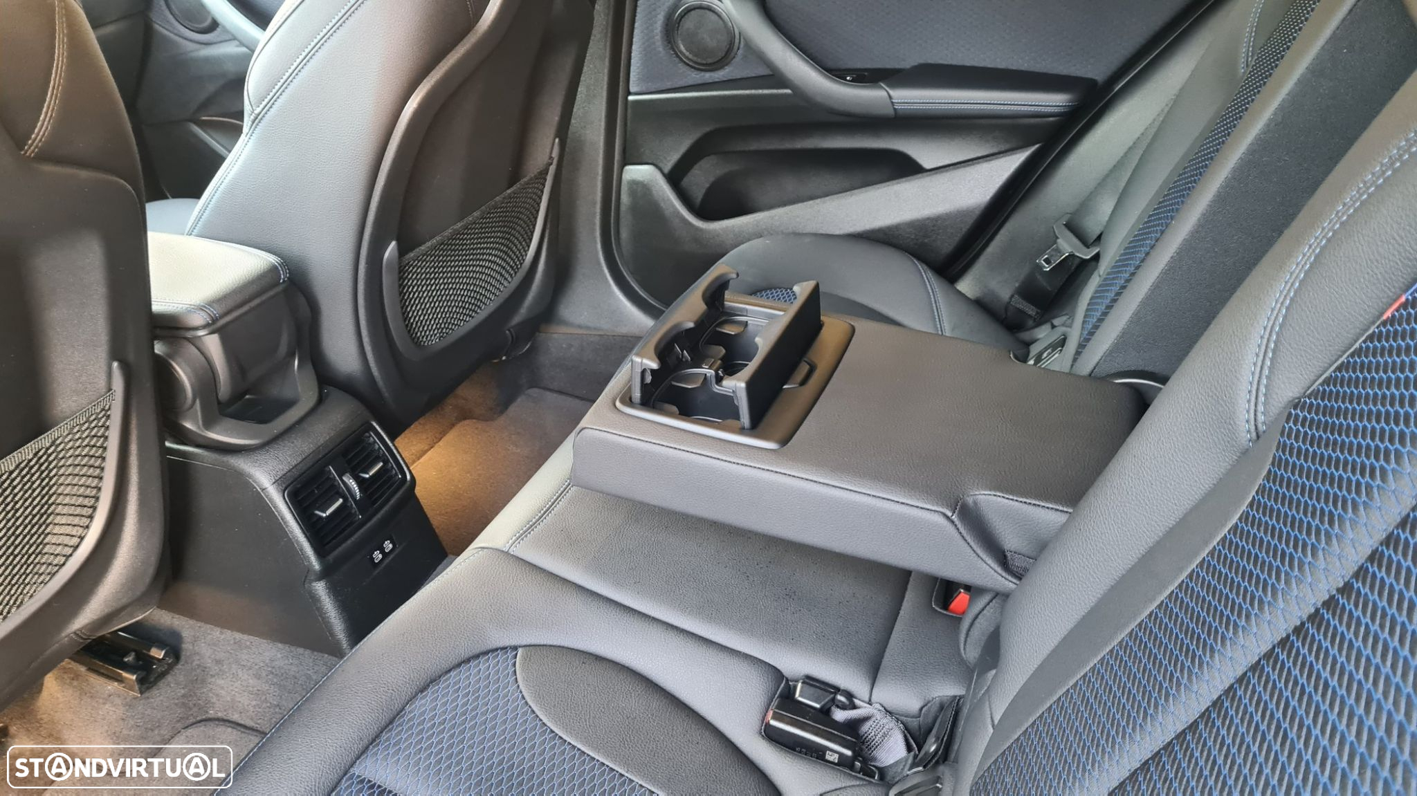 BMW X2 18 d sDrive Auto Pack M - 41