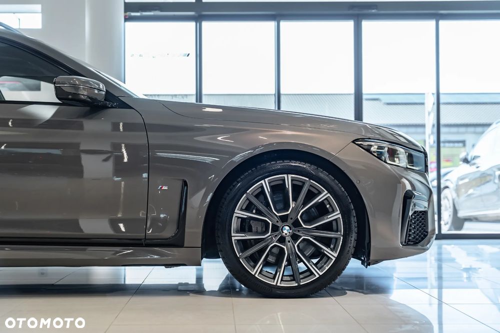 BMW Seria 7 745Le xDrive - 12