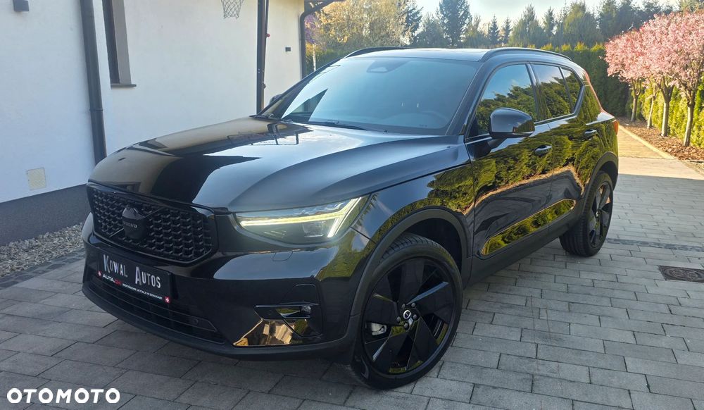 Volvo XC 40 B4 Plus Black Edition - 1