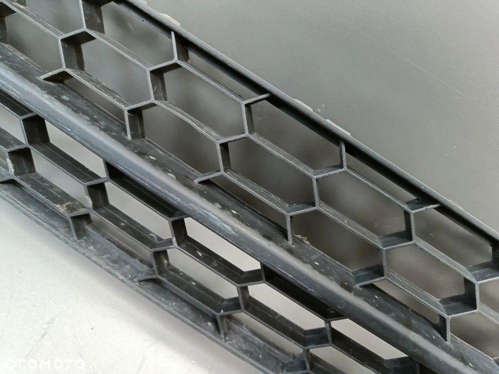 Kratka Zderzaka Środkowa Skoda Octavia 3 III Atrapa 5E0853677 - 5