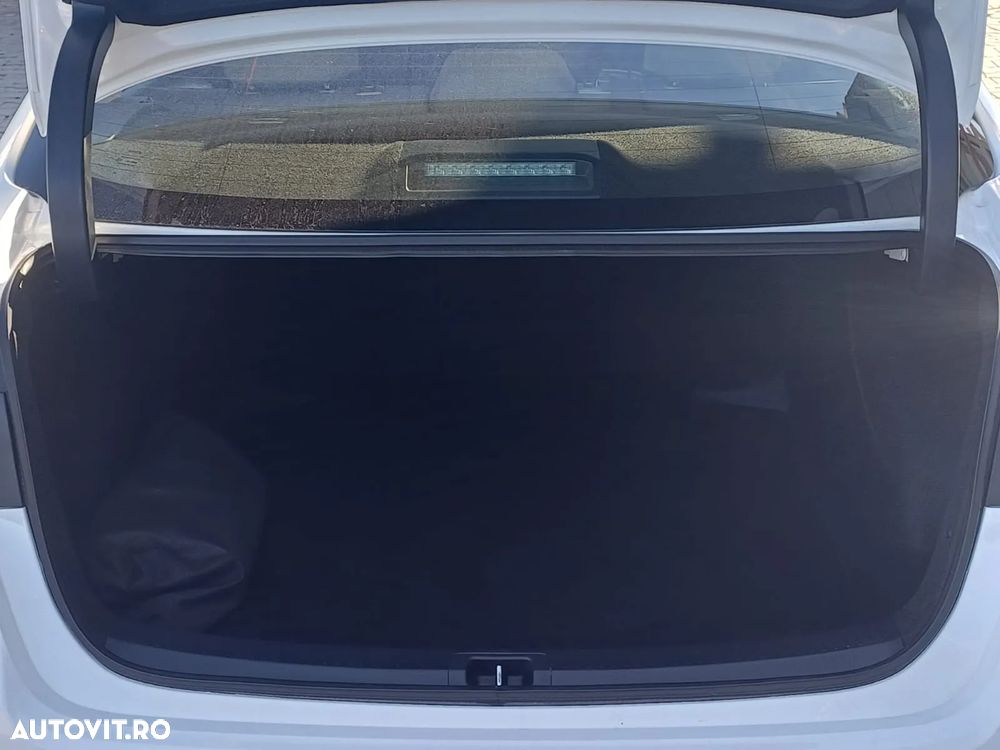 Toyota Corolla Sedan 1.8 HSD Business Plus - 6