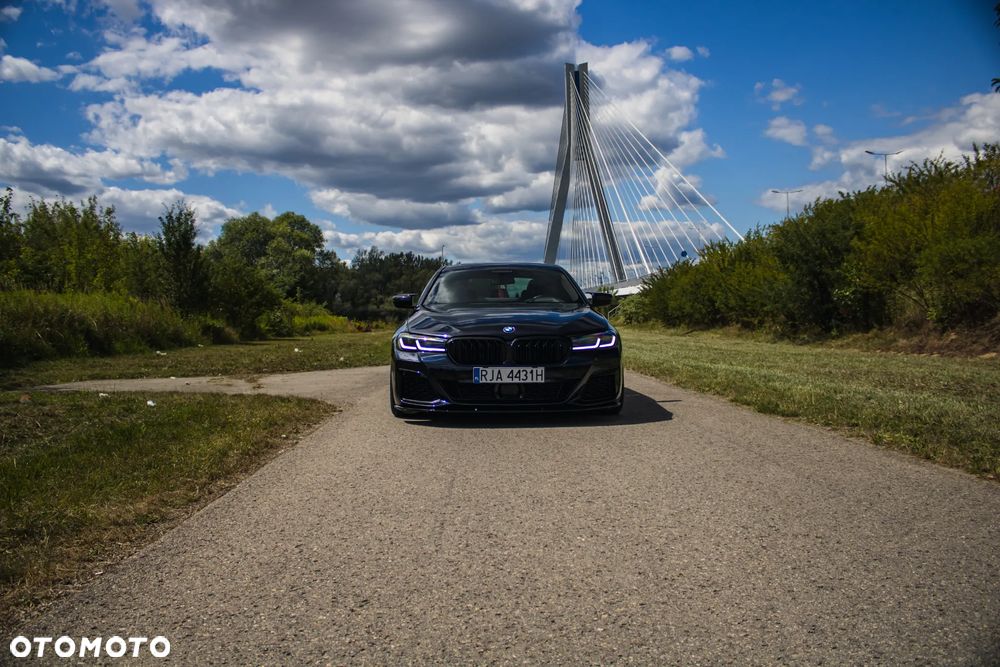 BMW Seria 5 M550i xDrive sport - 2
