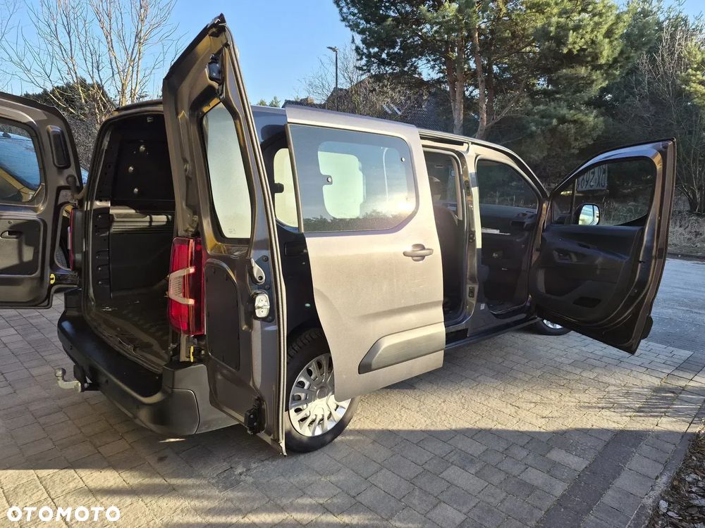 Toyota PRO ACE CITY - 3