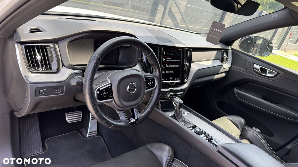 Volvo XC 60 D5 AWD Geartronic RDesign - 16