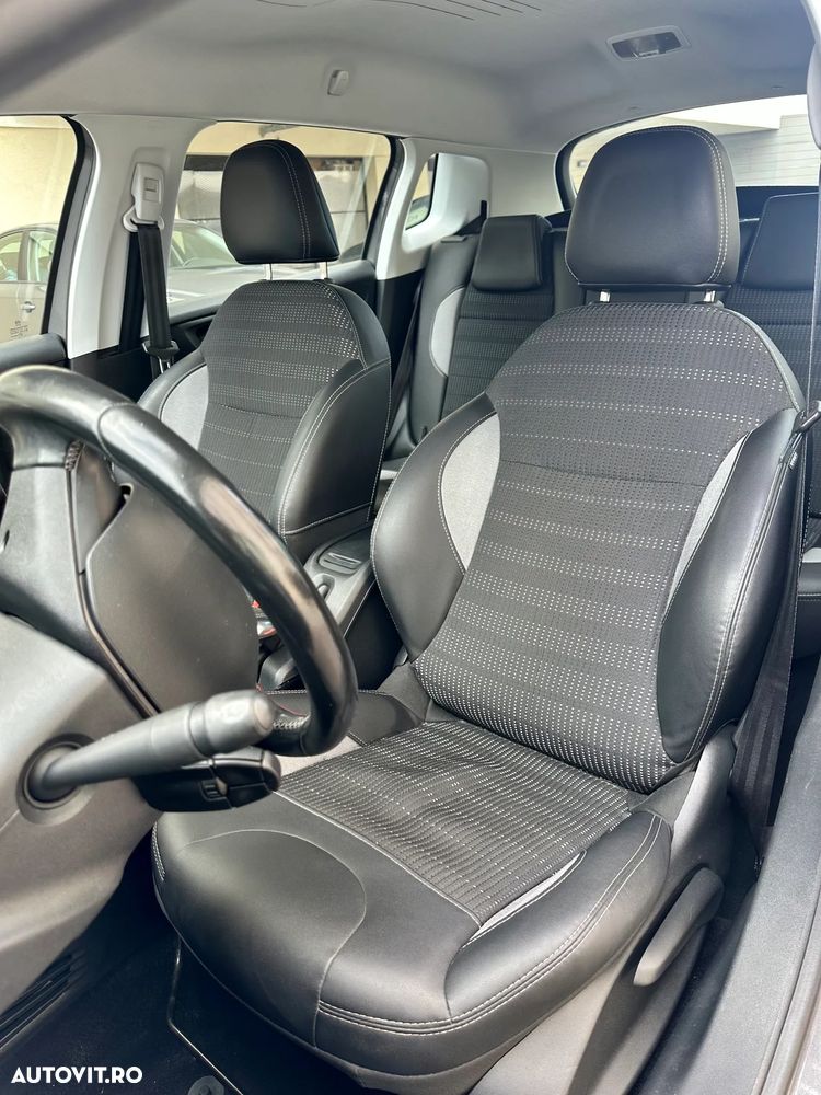 Peugeot 2008 - 6
